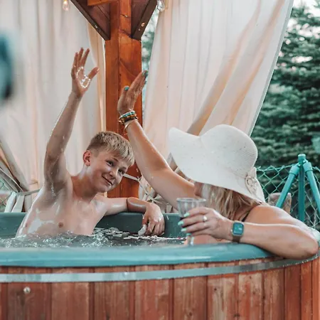 Eden Kaszuby Balia Sauna Alpaki Mini Zoo ゴウビエ